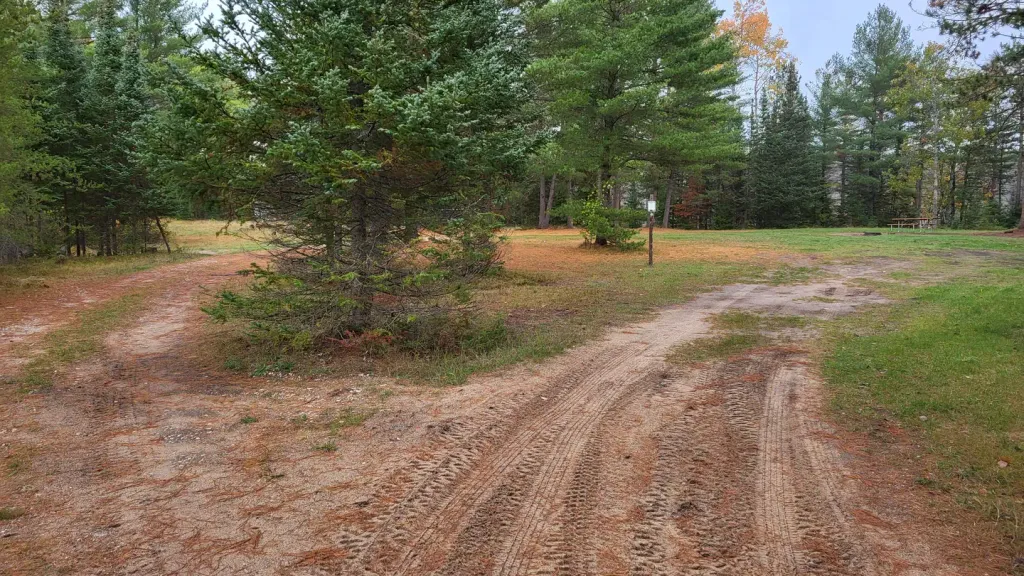 Leg Lake Campsites