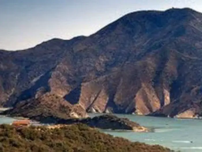 PYRAMID LAKE - LOS ALAMOS CAMPGROUND